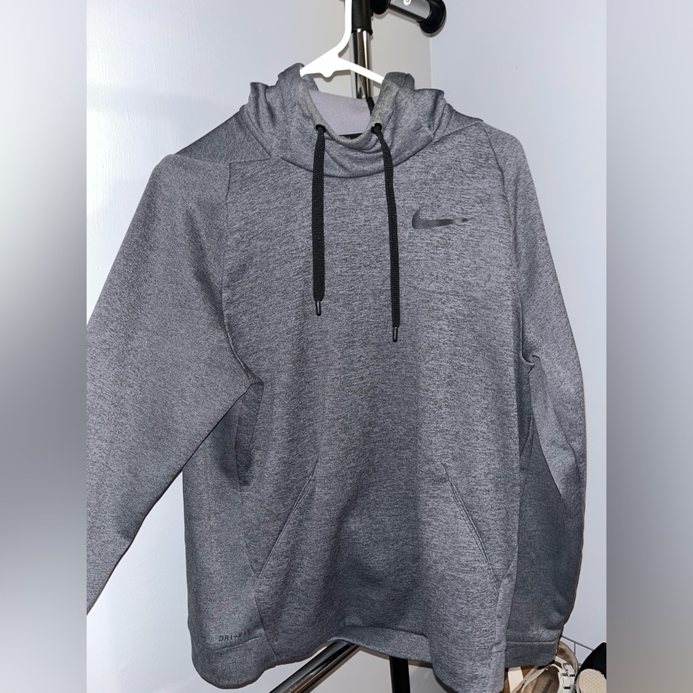 Men’s Nike tunnel sweatshirt. Great Condition!